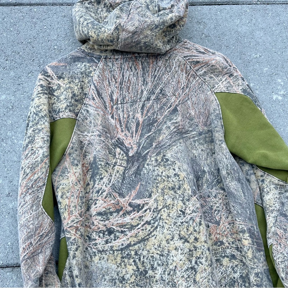 Cabela’s Camo Sweatshirt - Picture 4 of 5